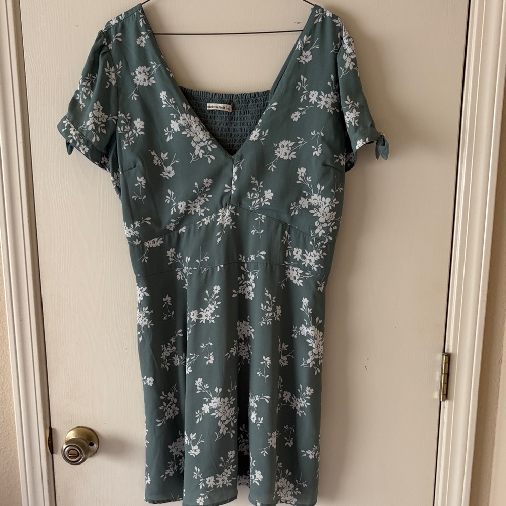 Abercrombie & Fitch Floral Green Dress | size l